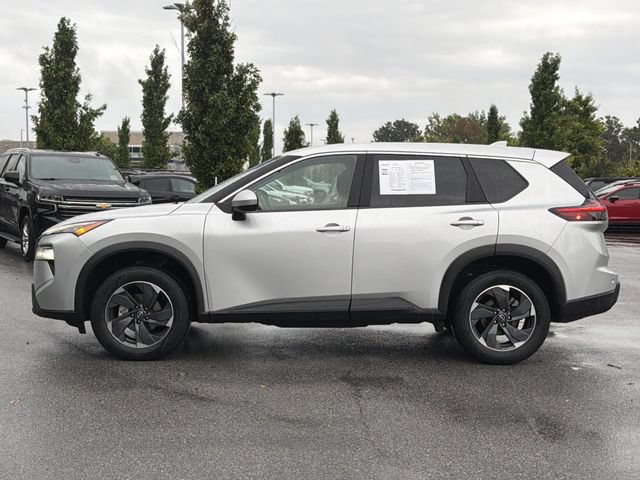 Used 2025 Nissan Rogue SV FWD image 3