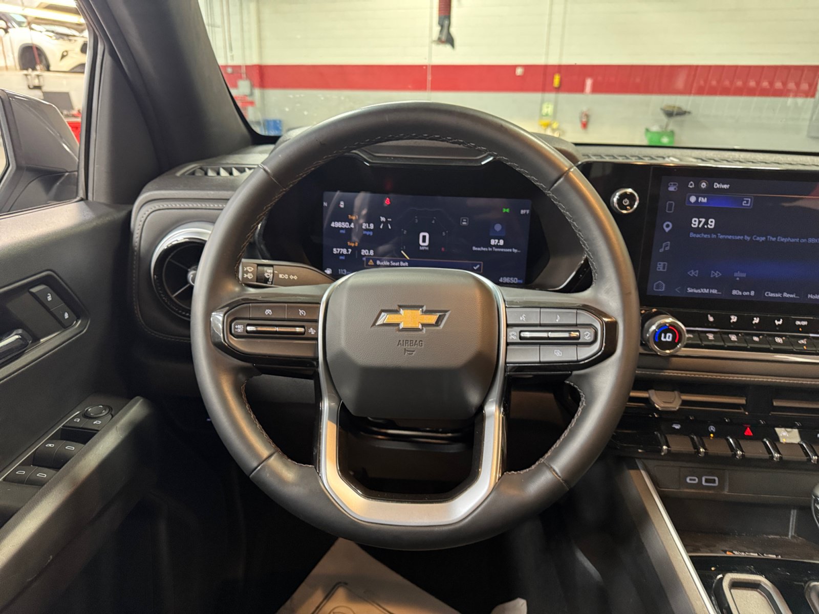 Used 2024 Chevrolet Colorado LT w/ LT Convenience Package II RWD image 9