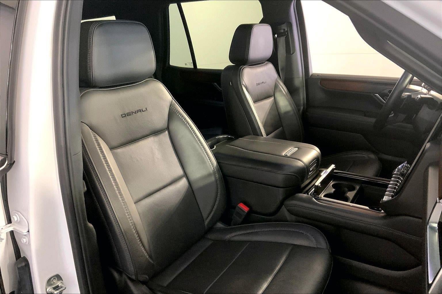 Used 2025 GMC Yukon Denali AWD/4WD image 7