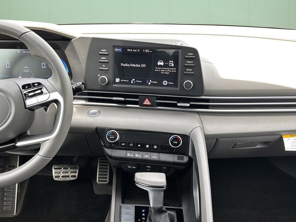 Used 2025 Hyundai Elantra Sport FWD image 18