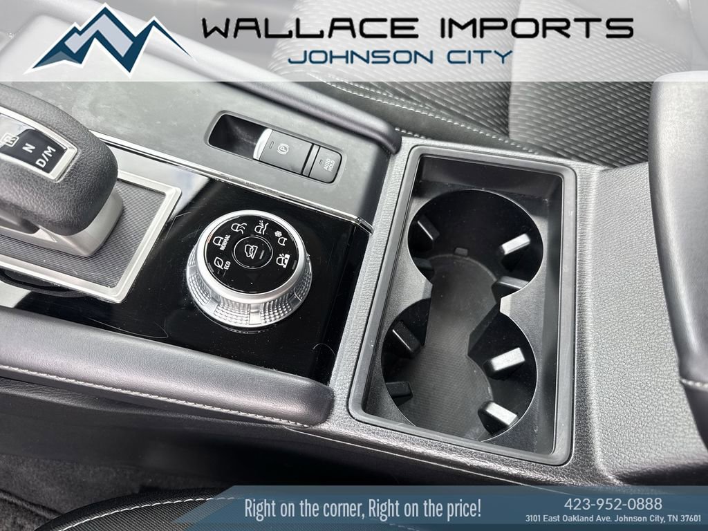 Used 2024 Mitsubishi Outlander ES AWD/4WD image 17