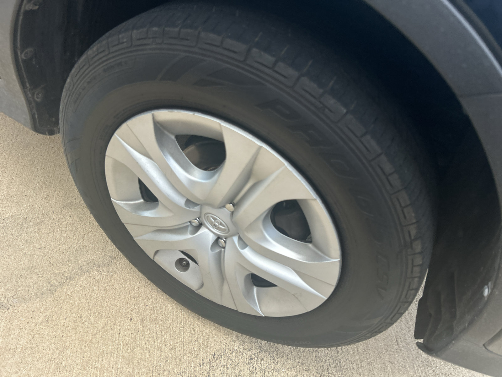Used 2015 Toyota RAV4 LE AWD/4WD image 3