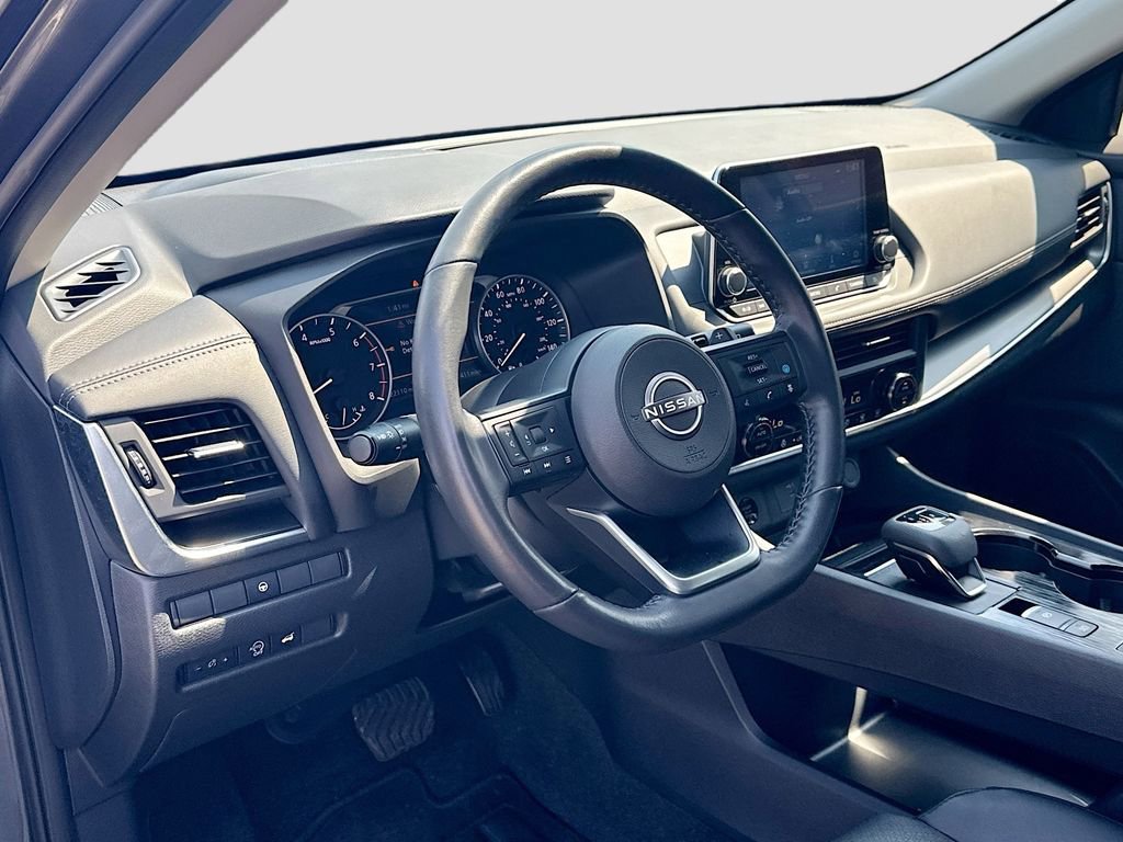 Used 2024 Nissan Rogue SV w/ SV Premium Package FWD image 20