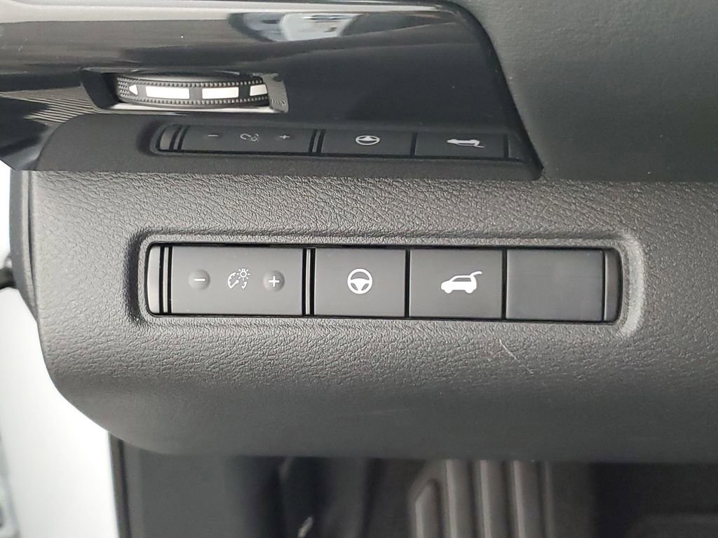 Used 2025 Nissan Pathfinder SV FWD image 26