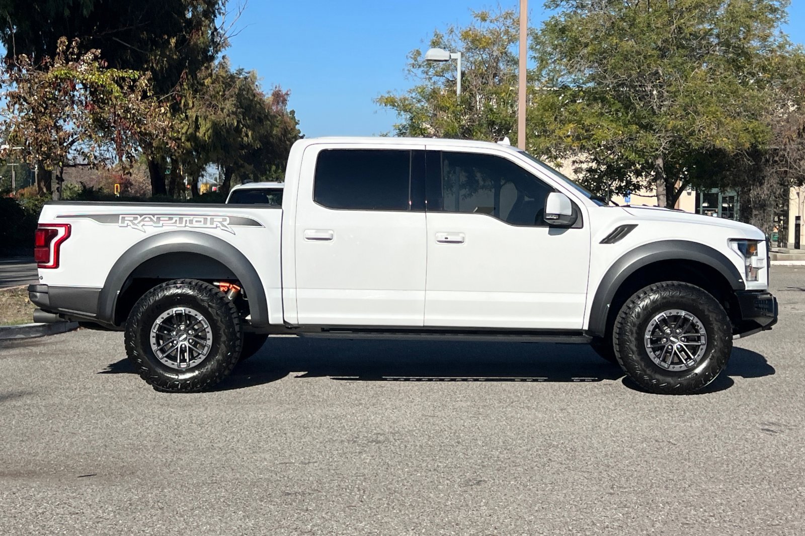Used 2019 Ford F150 Raptor w/ Equipment Group 802A Luxury image 3