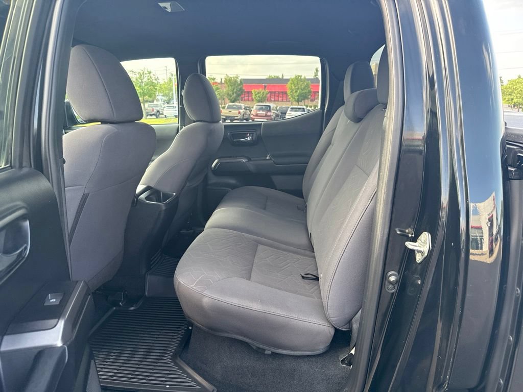 Used 2019 Toyota Tacoma TRD Off-Road w/ Technology Package AWD/4WD image 9