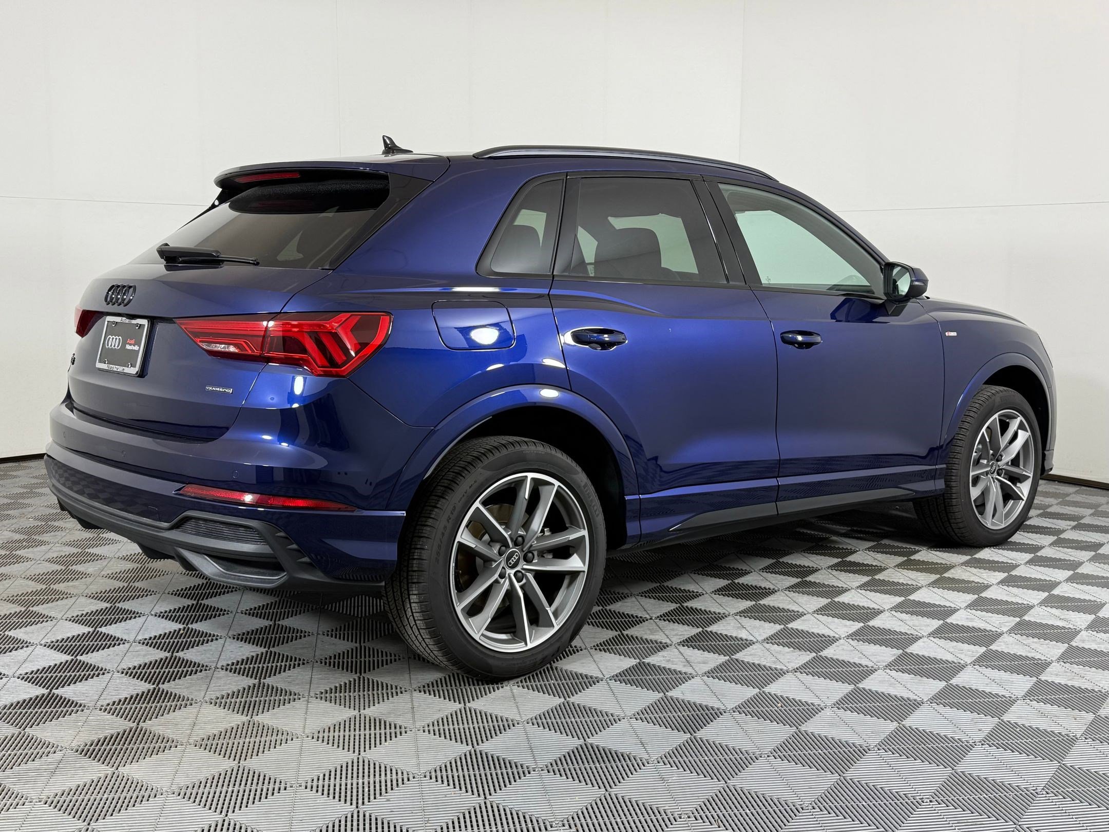 New 2025 Audi Q3 2.0T Premium image 9