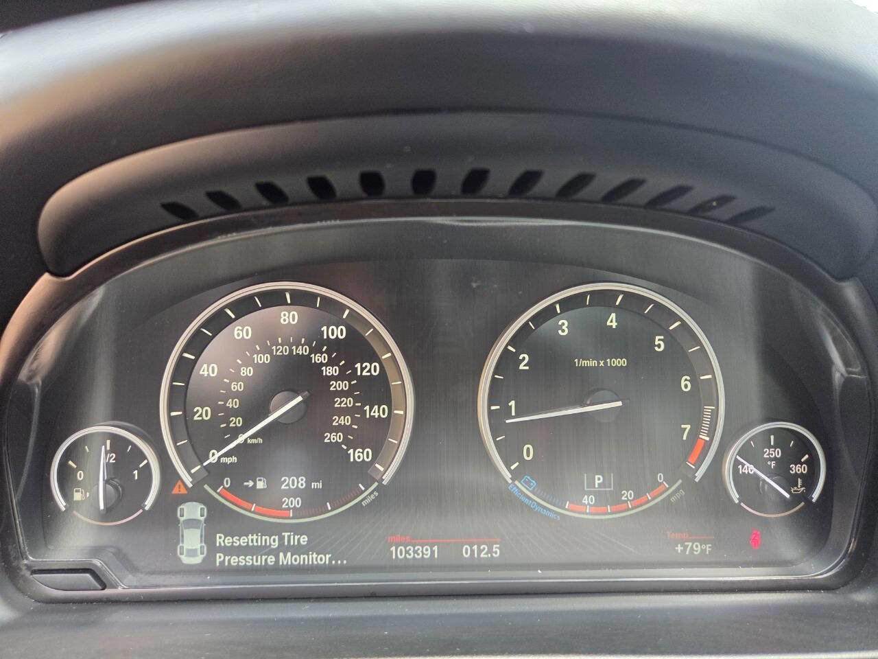 Used 2015 BMW 550i Sedan image 9