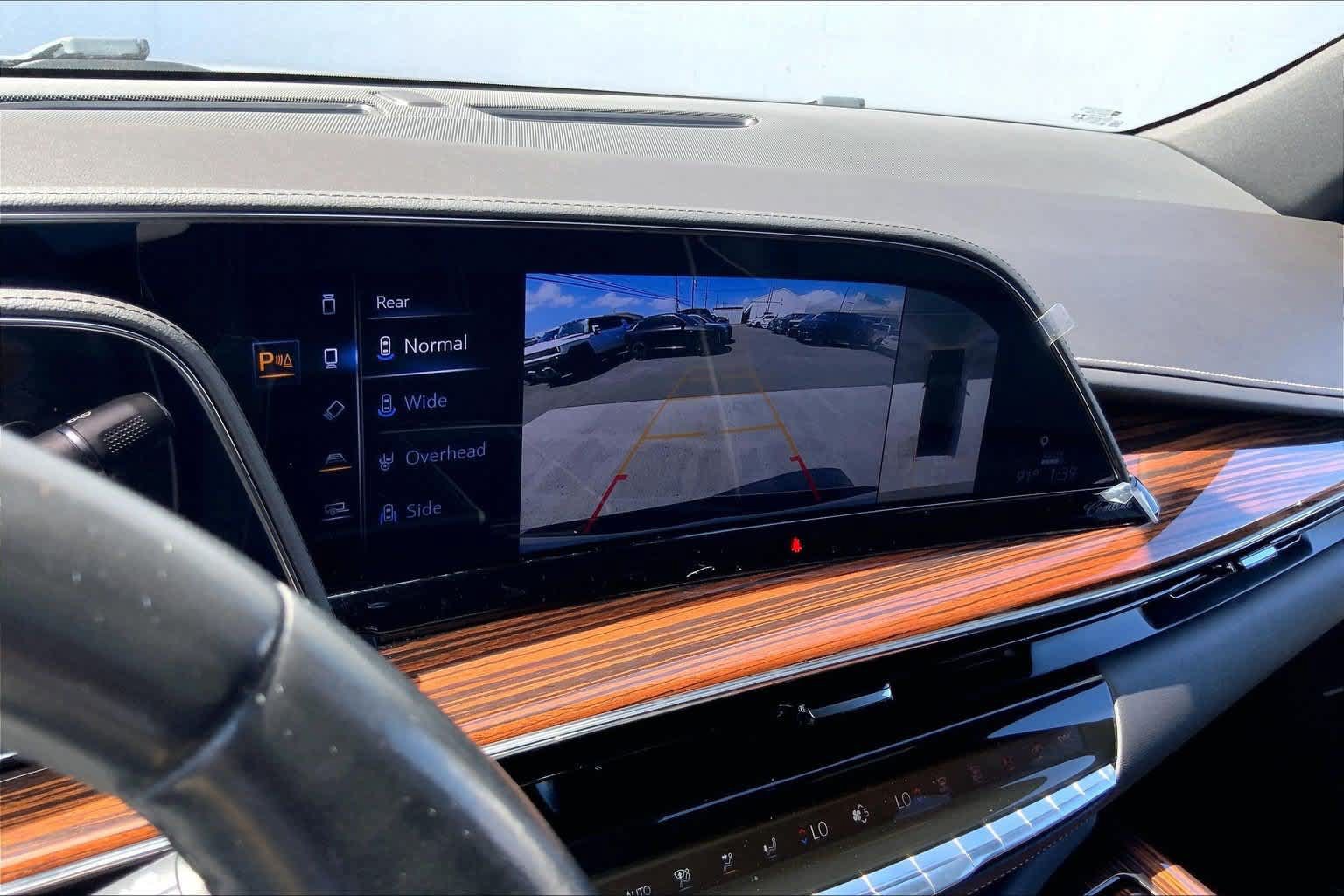 Used 2022 Cadillac Escalade Premium Luxury RWD image 26