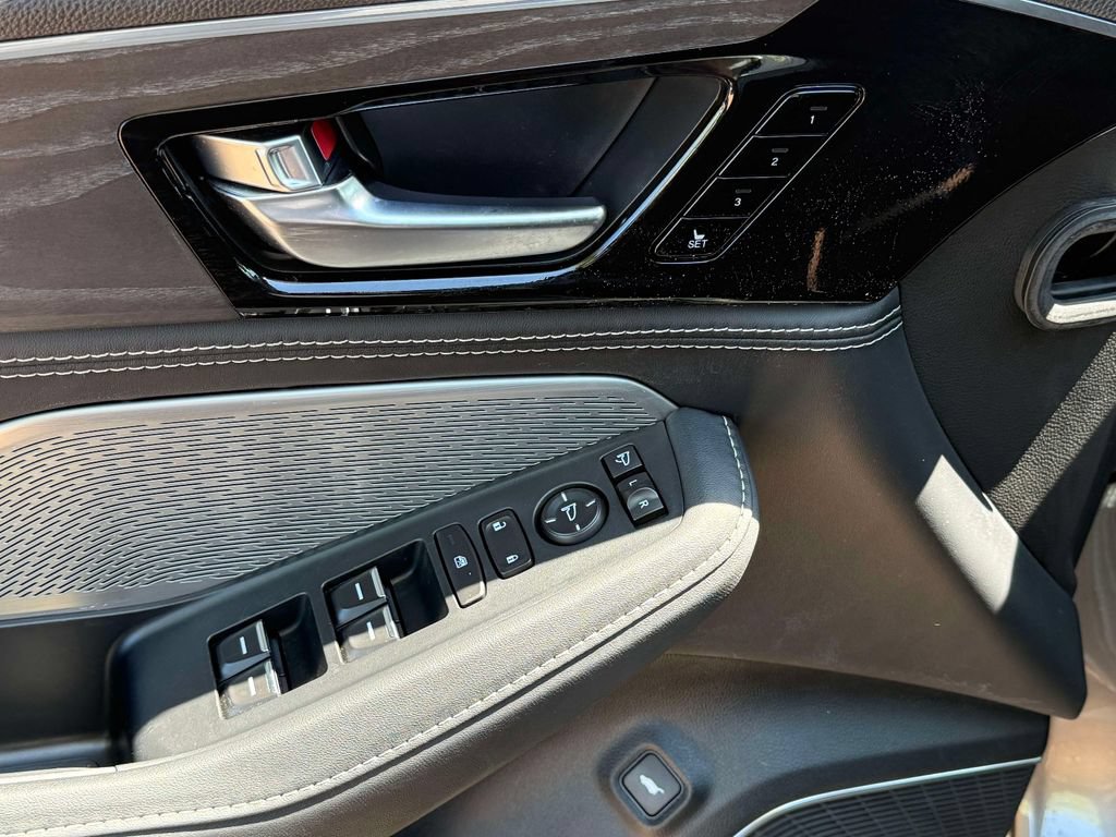 Certified 2023 Acura MDX SH-AWD w/ Advance Package image 15