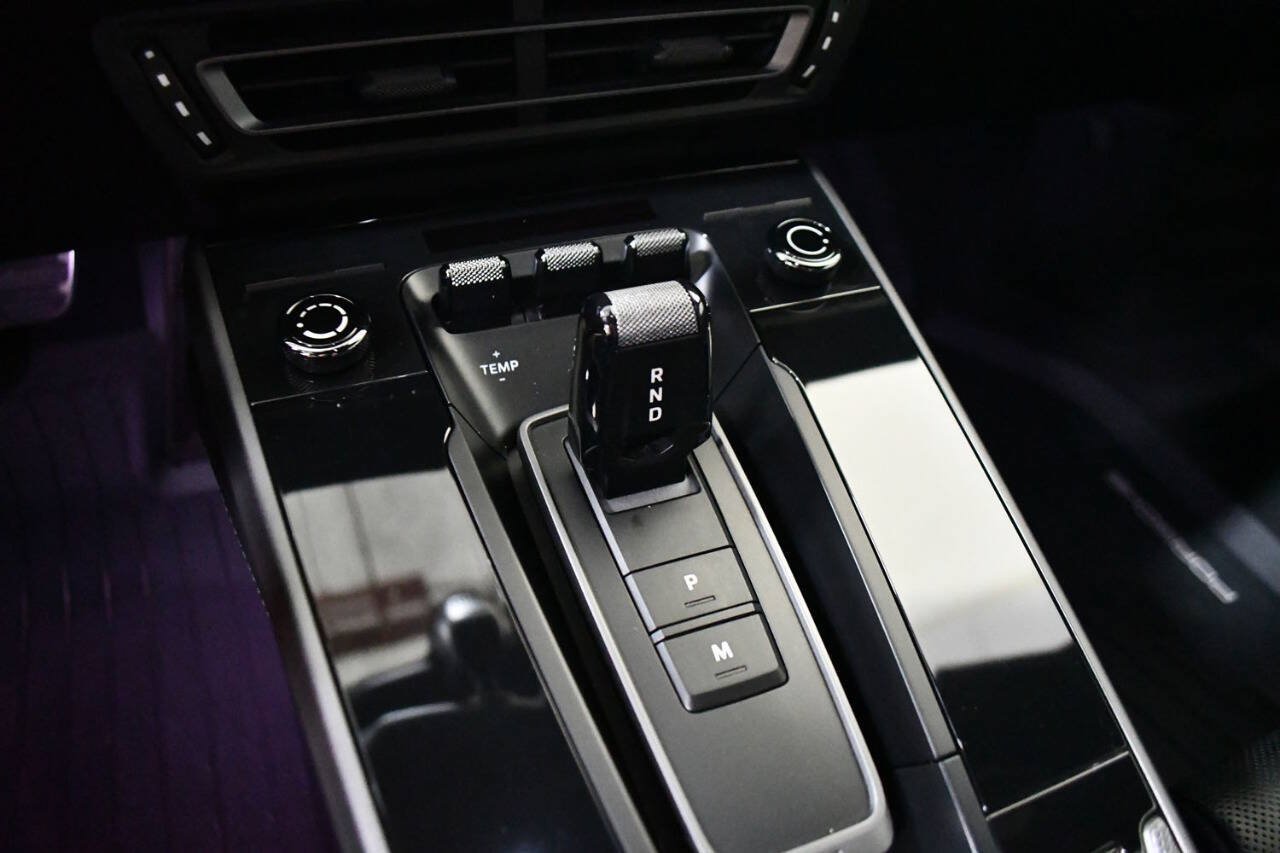 Used 2022 Porsche 911 Carrera image 27