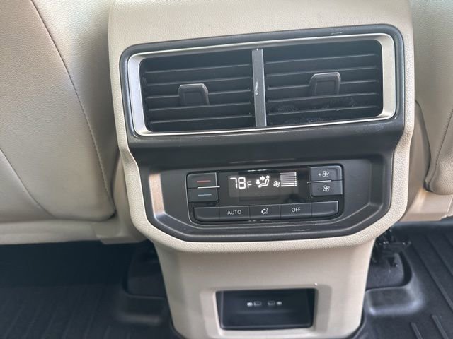 Used 2024 Volkswagen Atlas SE AWD/4WD image 17