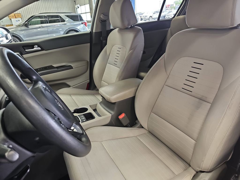 Used 2018 Kia Sportage LX AWD/4WD image 14