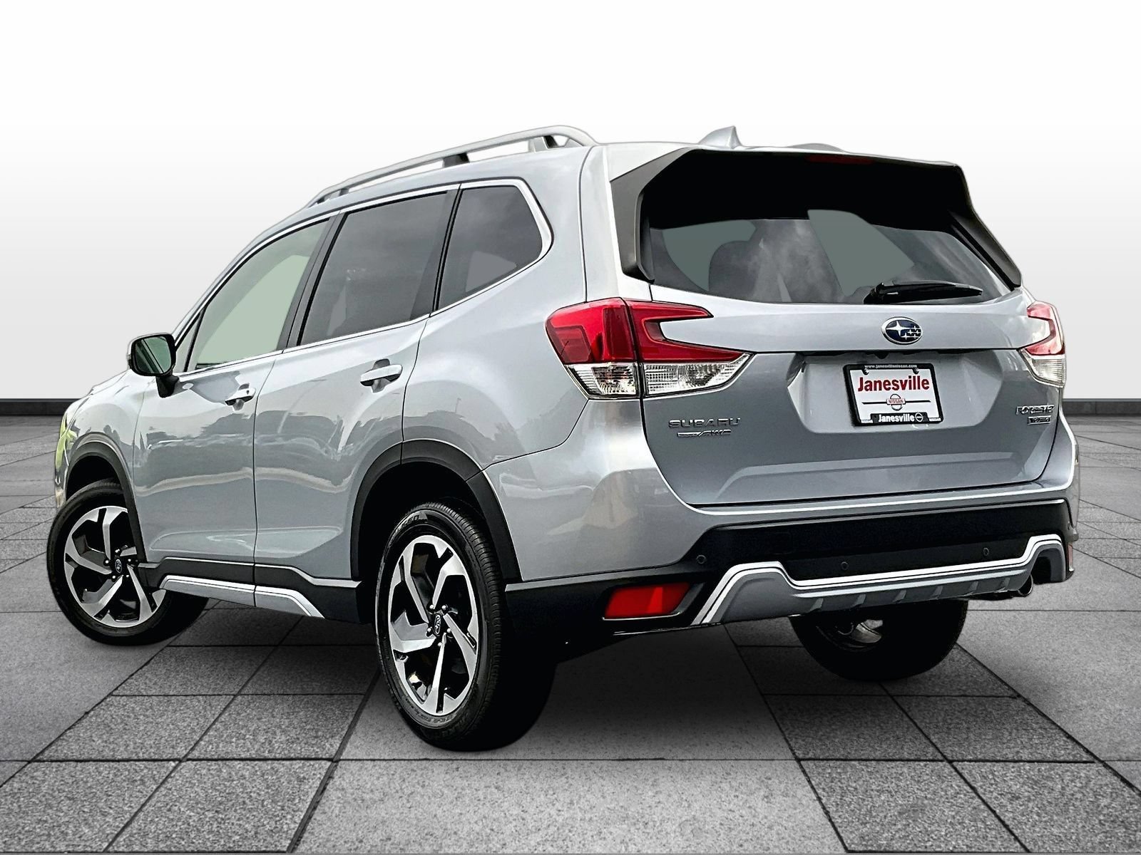 Used 2023 Subaru Forester Touring AWD/4WD image 5
