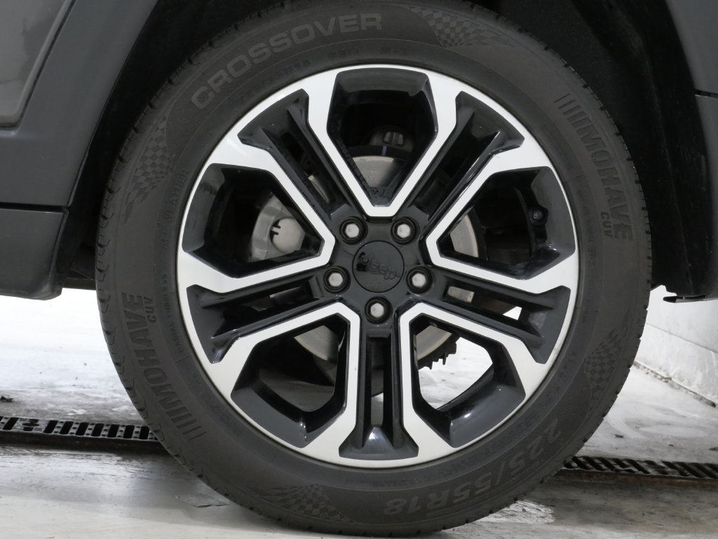 Used 2023 Jeep Compass Limited AWD/4WD image 9