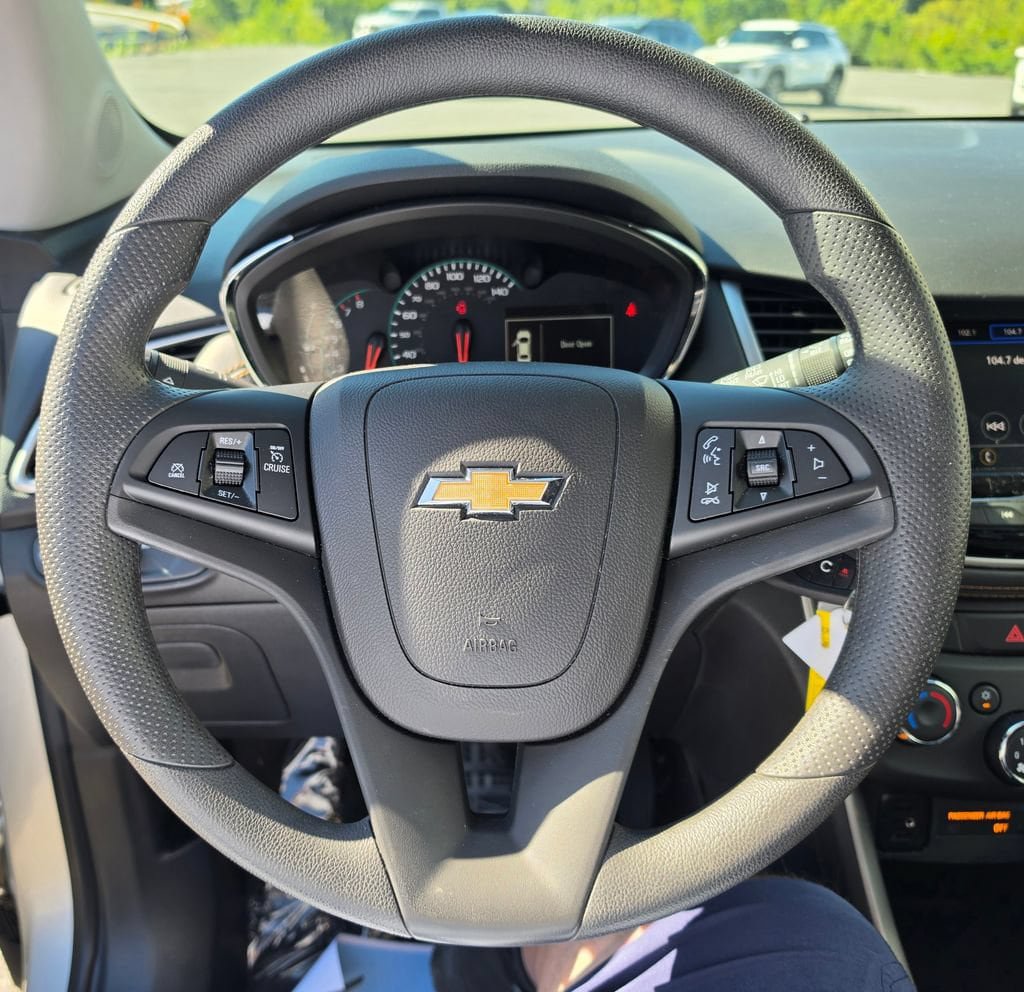 Used 2022 Chevrolet Trax LS w/ Tint and Cruise Package FWD image 23