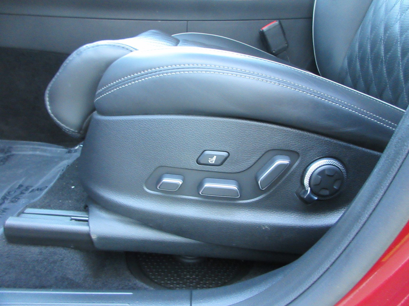 Used 2023 Genesis GV70 3.5T Sport w/ Sport Prestige Package image 35