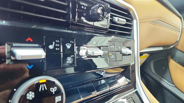 New 2026 Nissan Armada SL w/ Captain's Chari Seat Package image 18