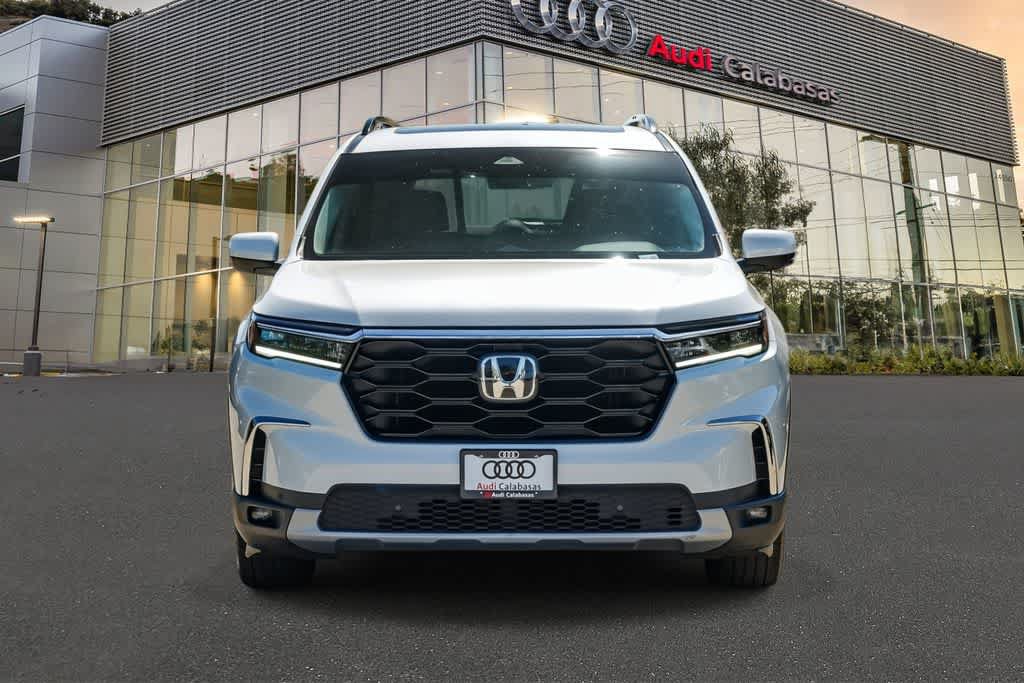 Used 2024 Honda Pilot Touring image 2