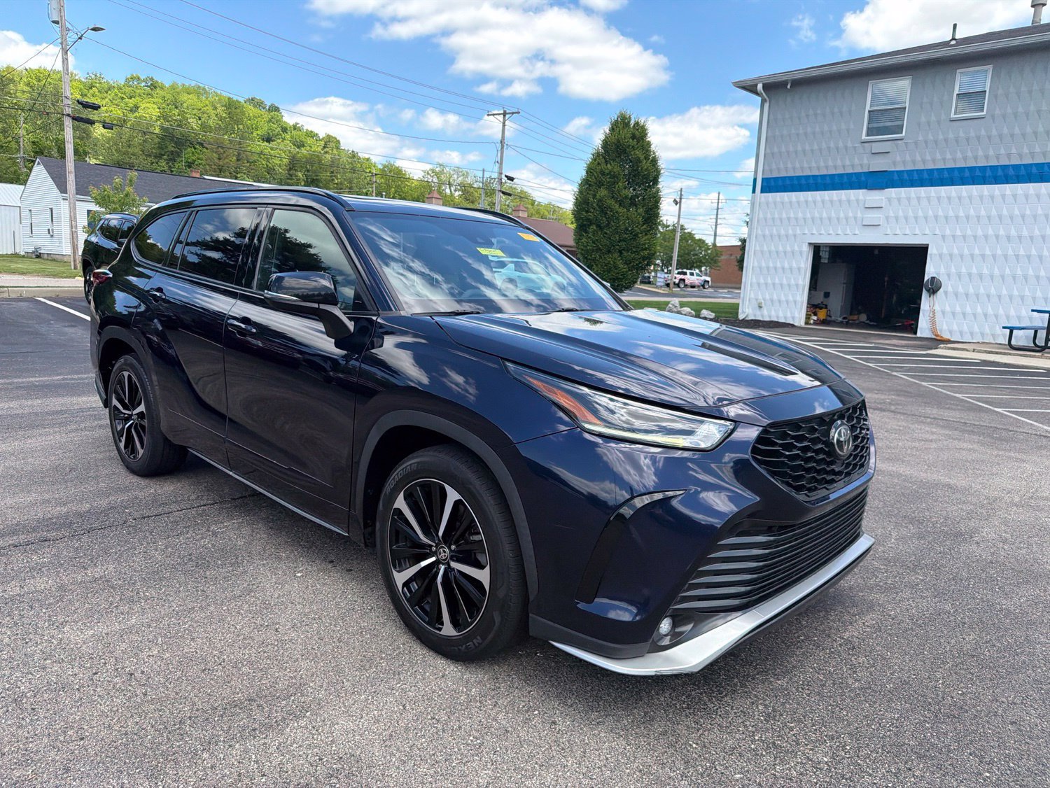 Used 2021 Toyota Highlander XSE FWD image 7