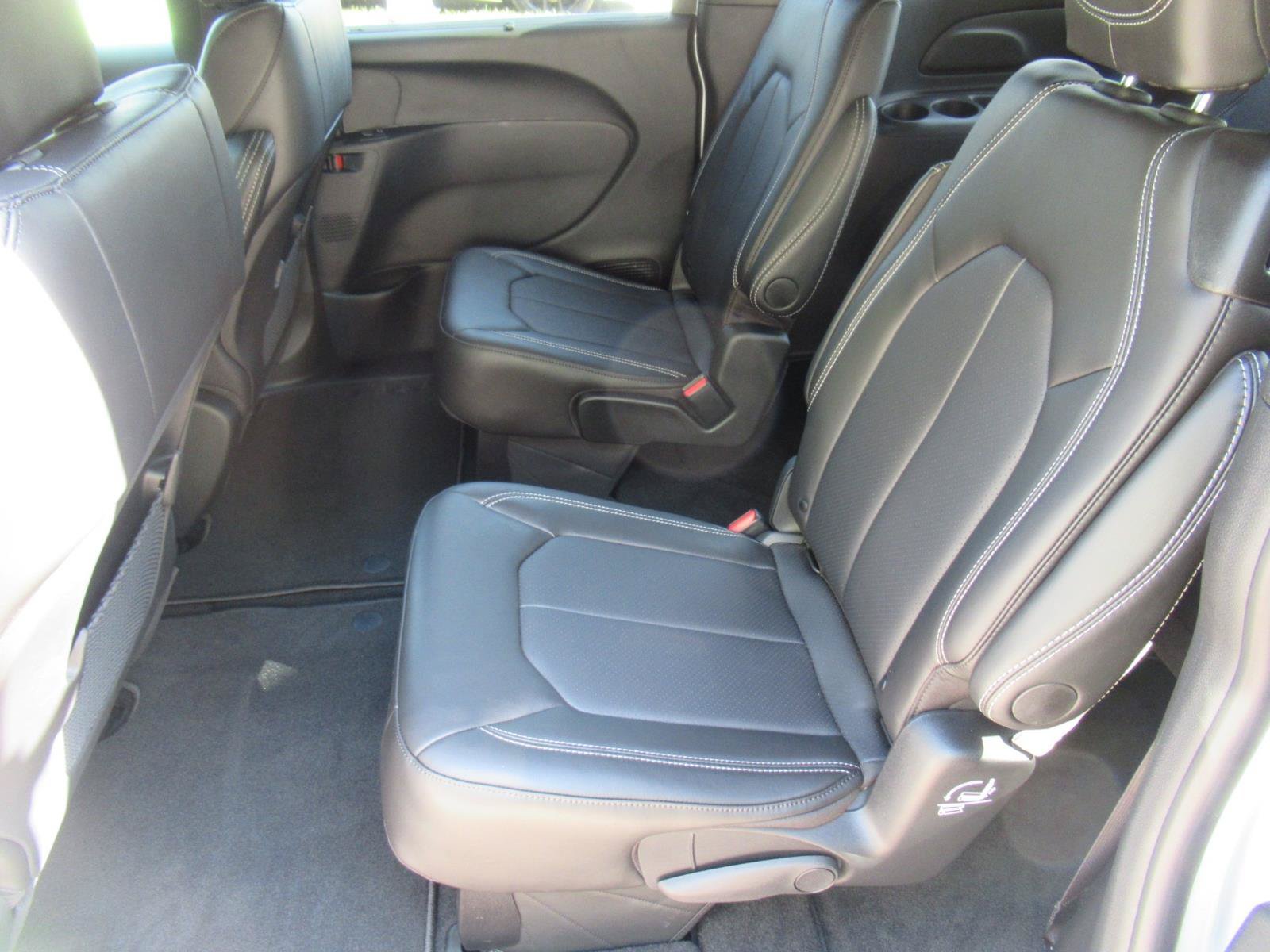 New 2027 Chrysler Pacifica LX FWD image 28