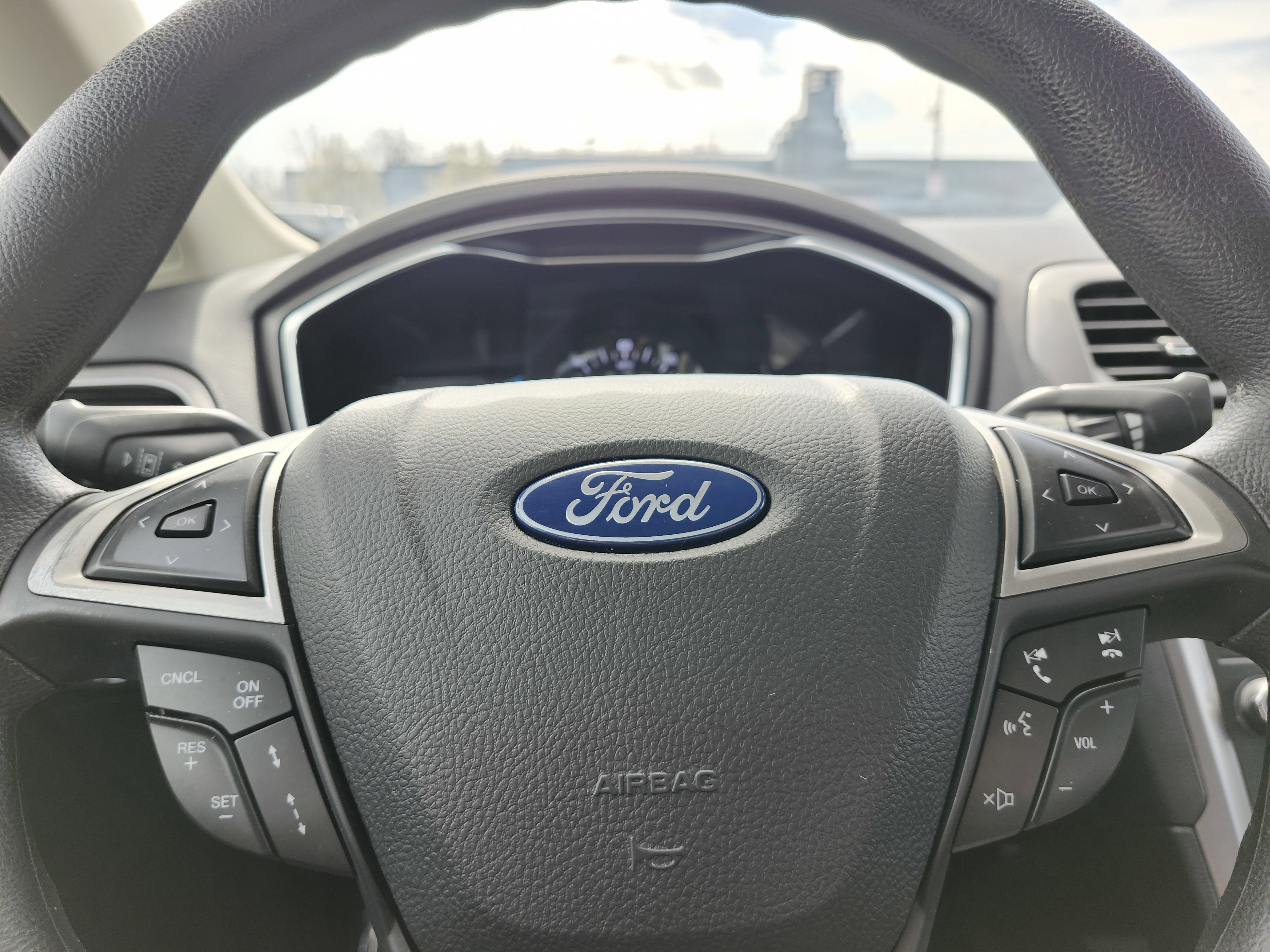 Used 2020 Ford Fusion SE FWD image 28