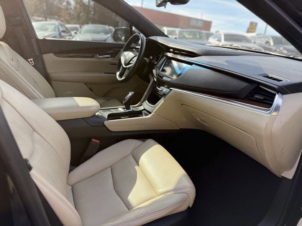 Used 2017 Cadillac XT5 Premium Luxury AWD/4WD image 15