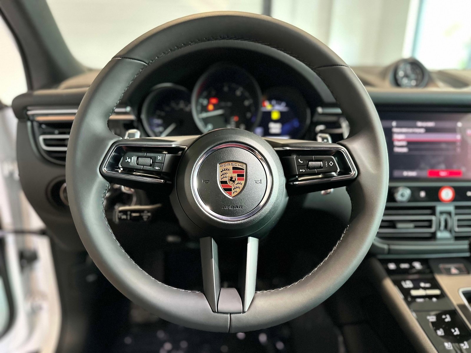 New 2026 Porsche Macan image 27