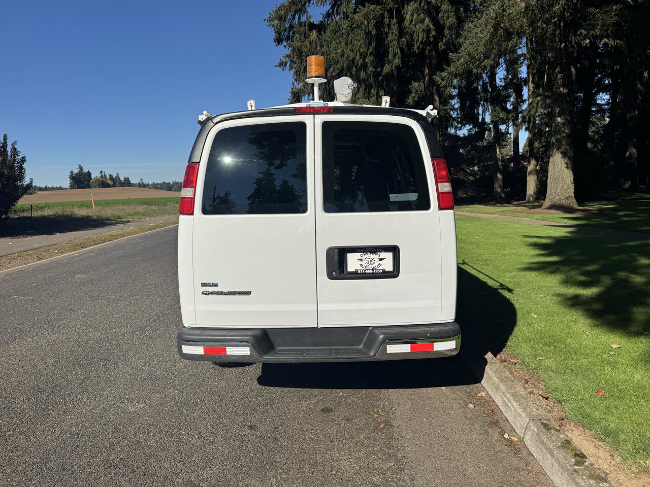 Used 2010 Chevrolet Express 2500 RWD image 4