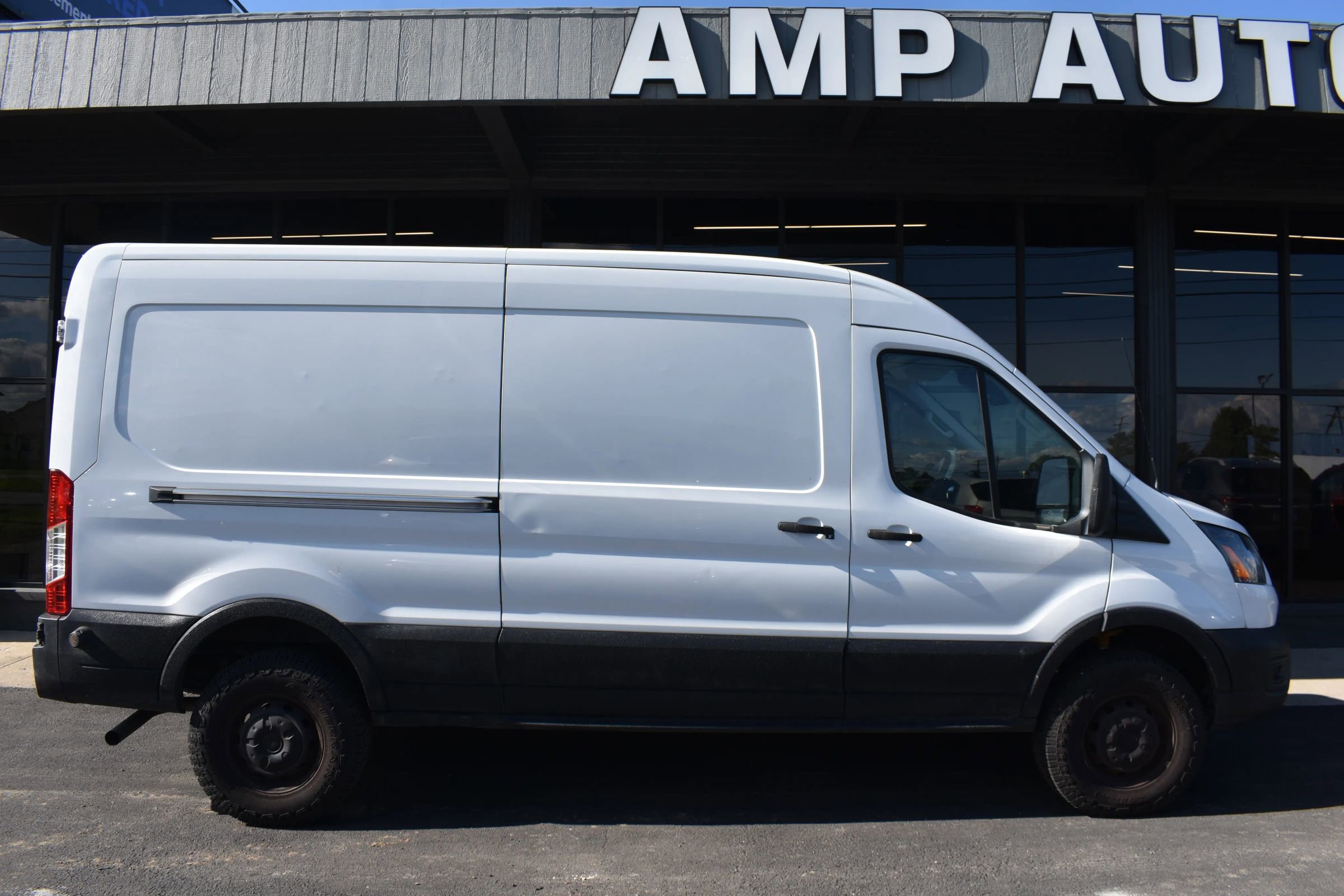 Used 2020 Ford Transit 250 Medium Roof RWD image 5