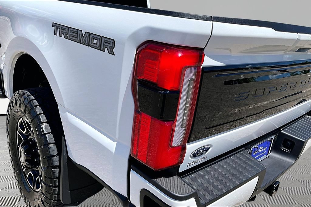 Used 2026 Ford F250 Platinum w/ Tremor Off-Road Package AWD/4WD image 31