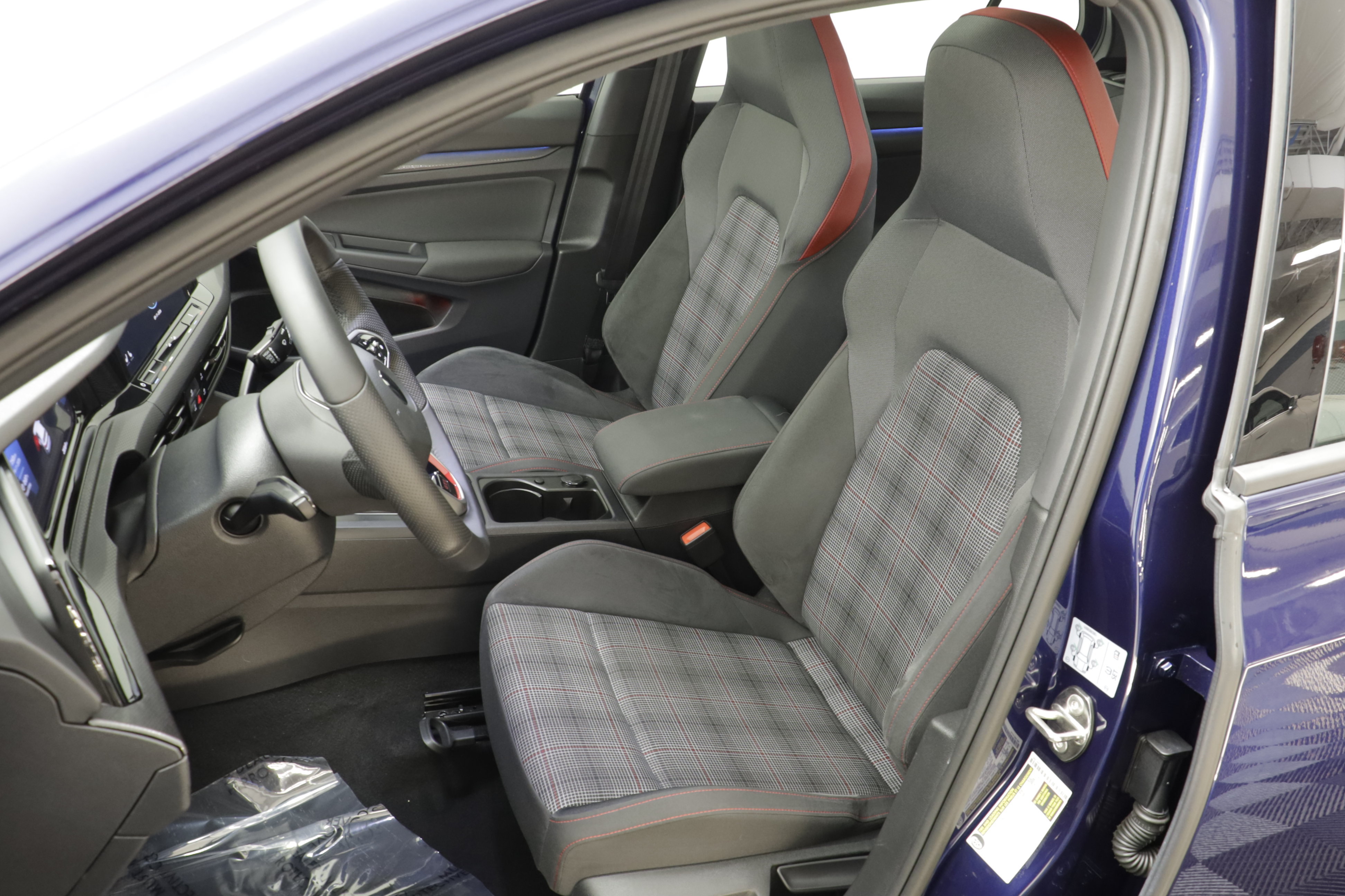 Used 2022 Volkswagen GTI SE FWD image 14