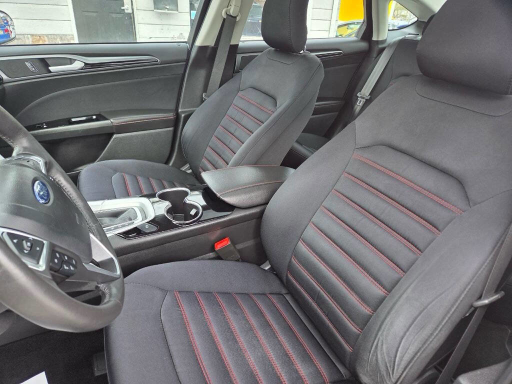 Used 2015 Ford Fusion SE w/ Equipment Group 201A image 11