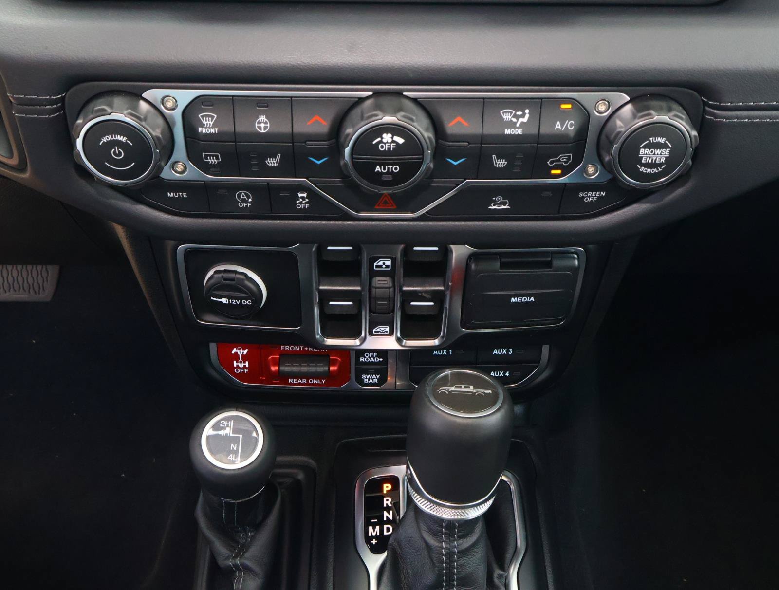 Used 2025 Jeep Gladiator Rubicon w/ Convenience Group AWD/4WD image 23