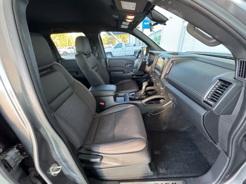 Used 2023 Nissan Frontier SV w/ Midnight Edition Package image 17