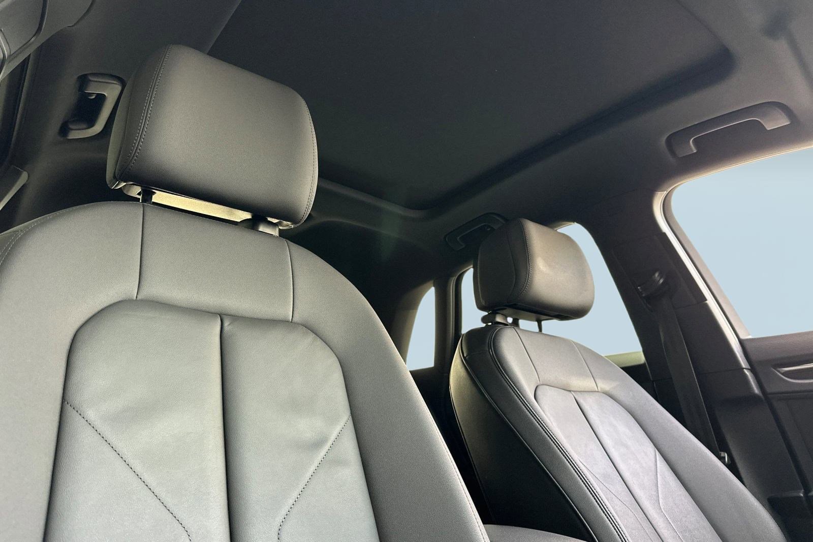 Used 2020 Audi Q3 2.0T Premium w/ Convenience Package image 30