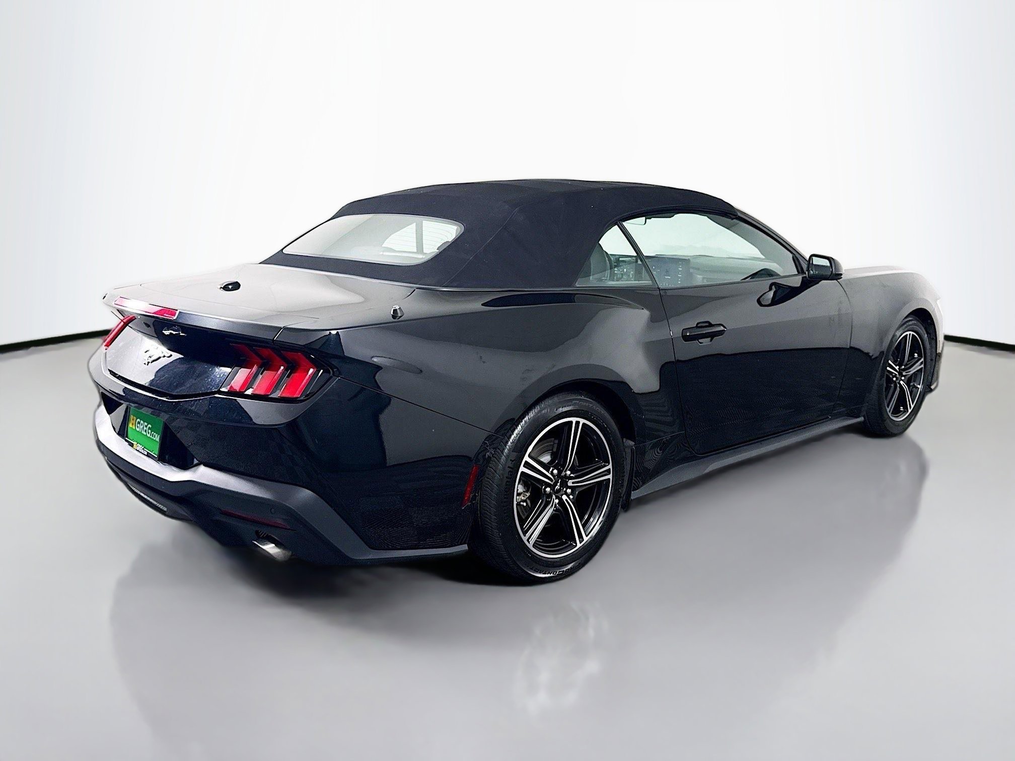 Used 2024 Ford Mustang Convertible image 10