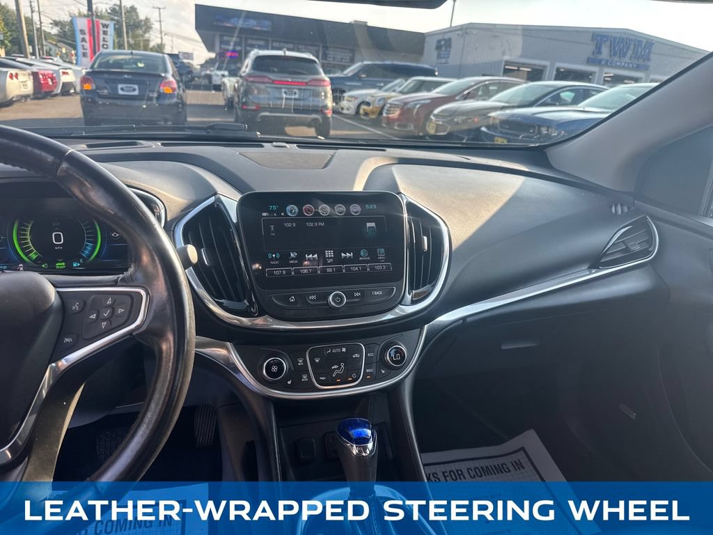 Used 2018 Chevrolet Volt Premier w/ Driver Confidence Package FWD image 17
