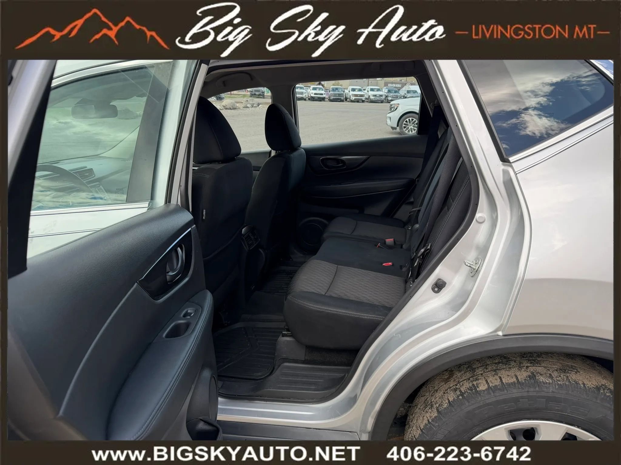 Used 2019 Nissan Rogue S AWD/4WD image 17