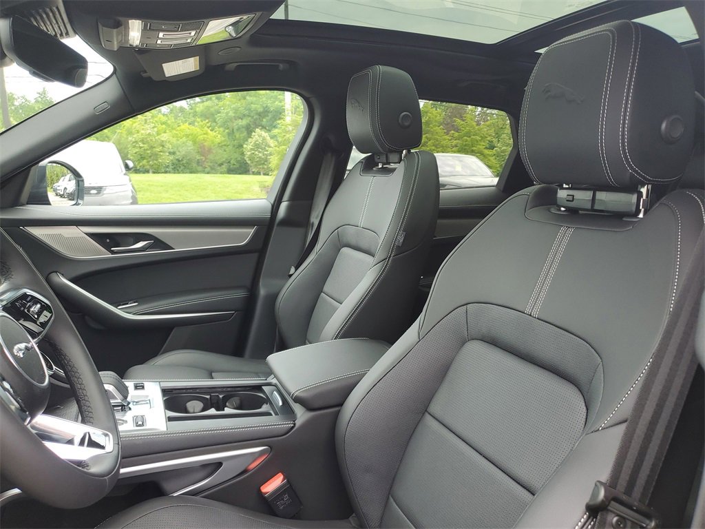 New 2026 Jaguar F-PACE R-Dynamic S image 11