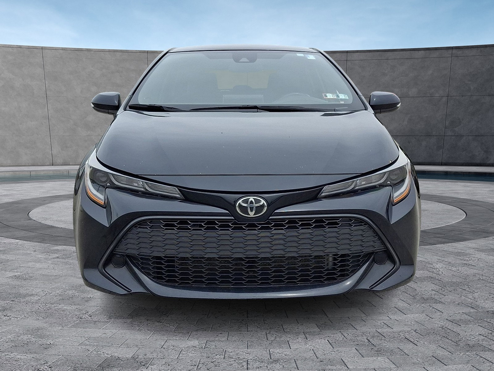Used 2020 Toyota Corolla SE FWD image 2