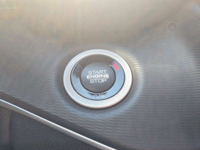 New 2025 Jeep Grand Cherokee Altitude image 16