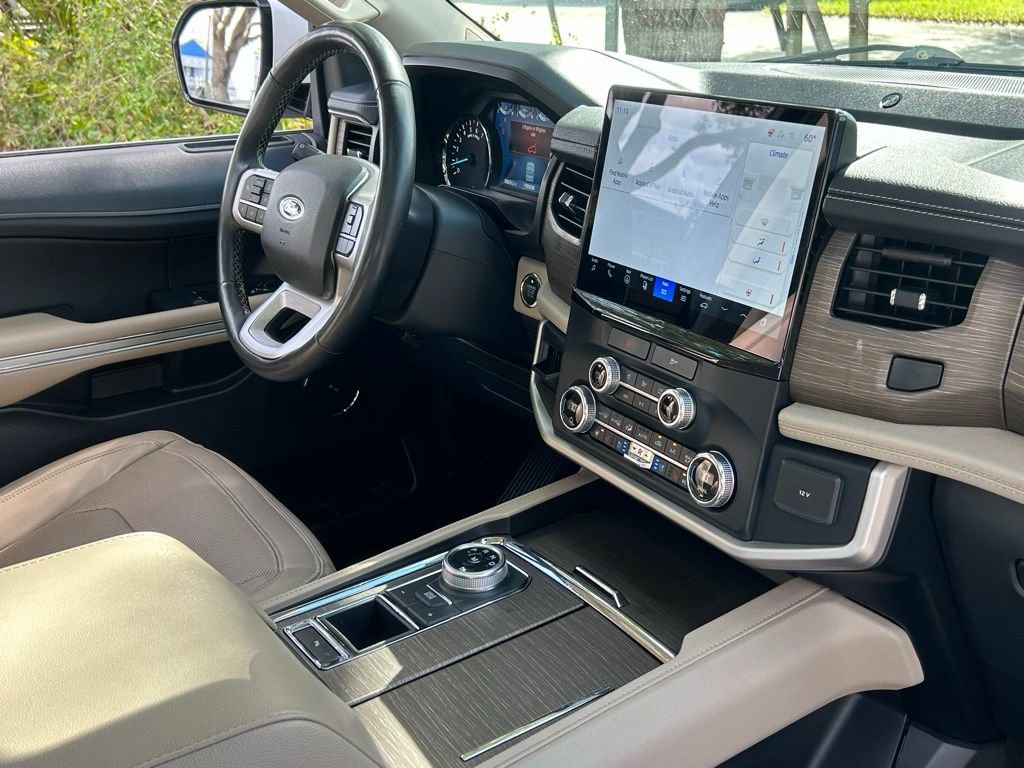 Used 2022 Ford Expedition Limited image 39