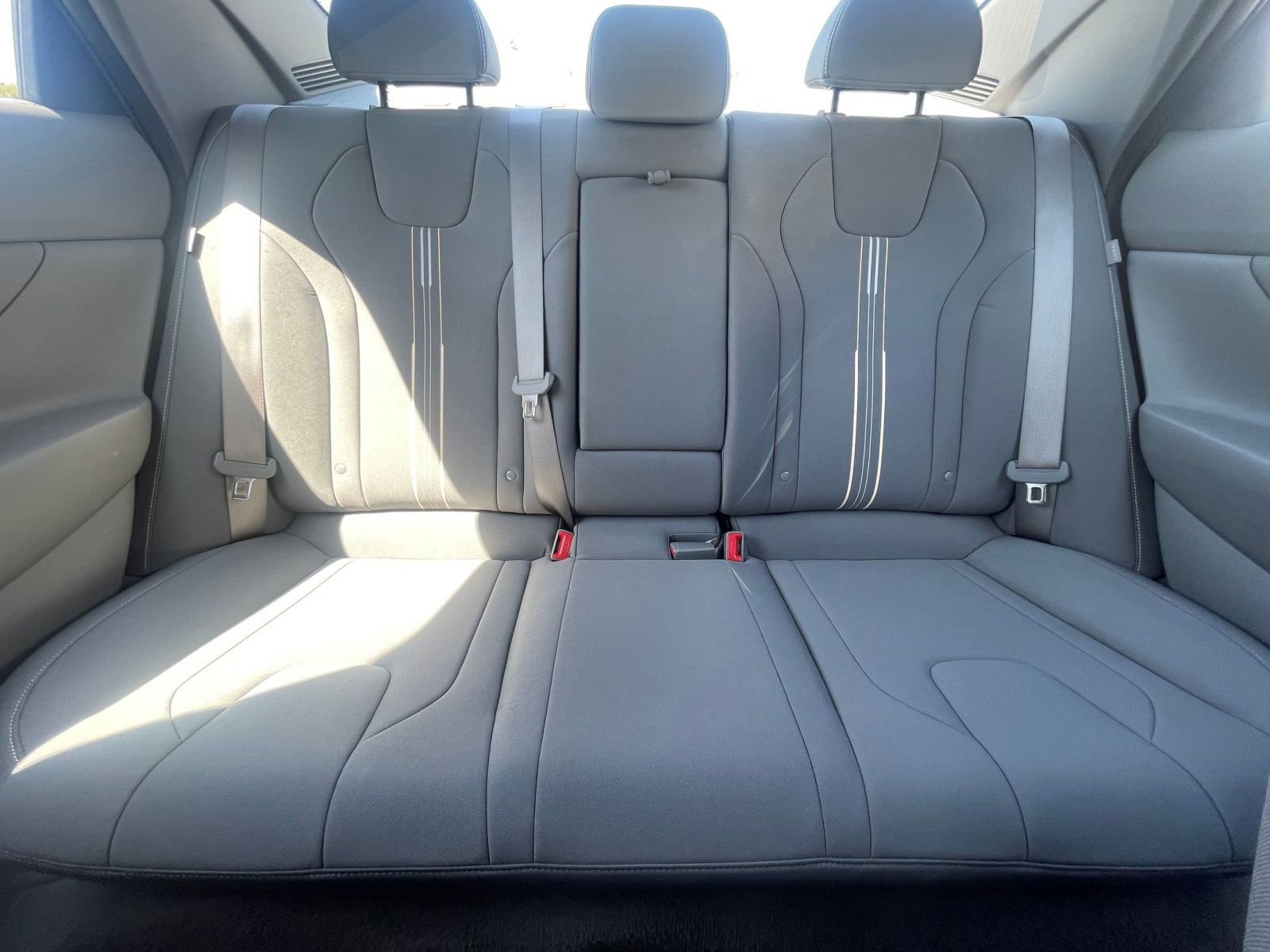 Used 2025 Hyundai Elantra SEL image 39