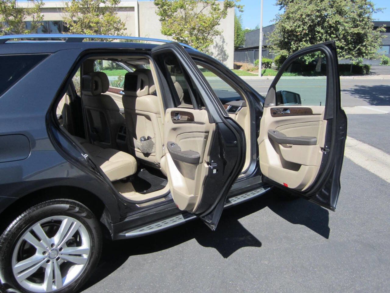 Used 2012 Mercedes-Benz ML 350 ML 350 AWD 4MATIC 4dr SUV image 15