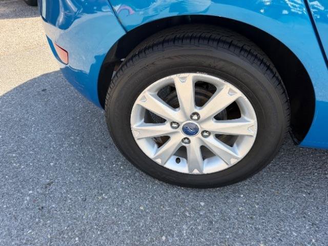 Used 2013 Ford Fiesta SE FWD image 13