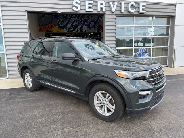 Used 2024 Ford Explorer XLT w/ Equipment Group 202A AWD/4WD image 4