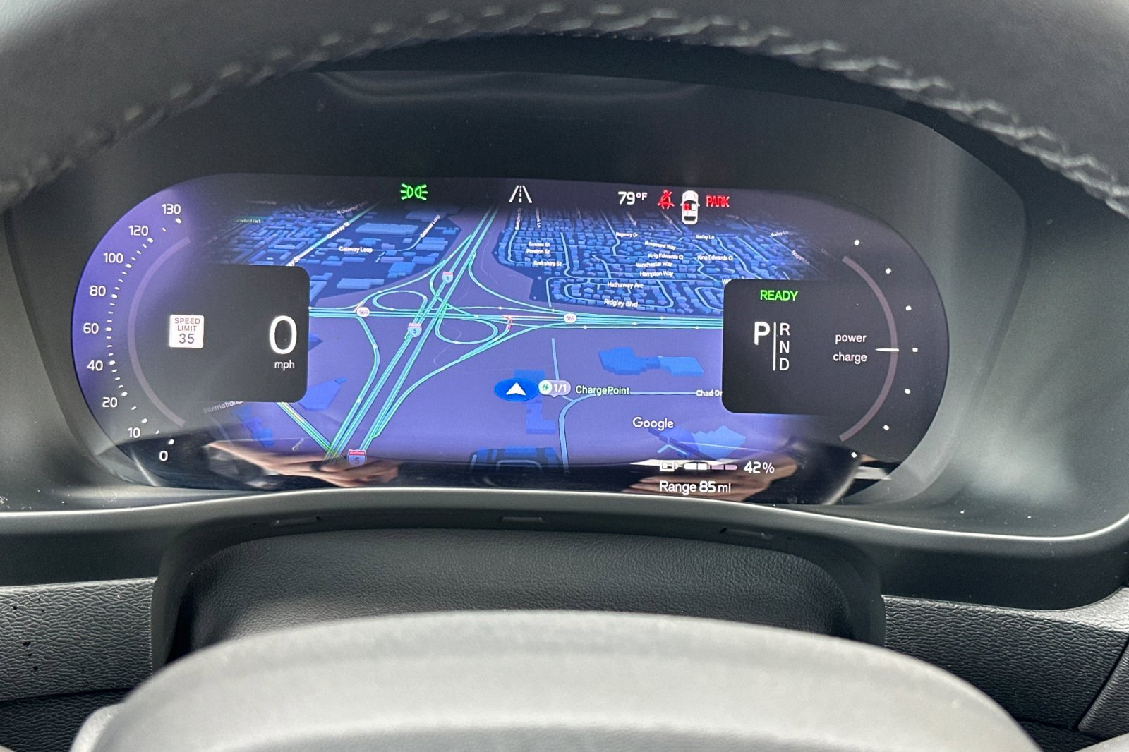 Used 2023 Volvo XC40 Recharge Plus image 28