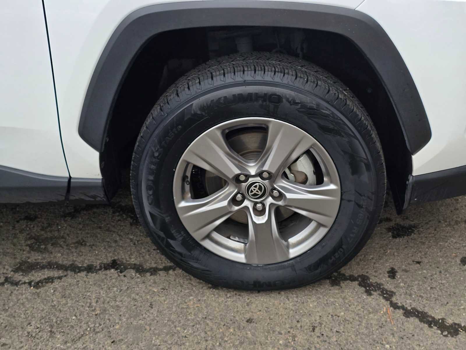 Used 2024 Toyota RAV4 XLE image 9