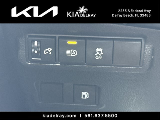 Used 2025 Toyota Corolla Cross AWD Hybrid w/ Moonroof Package image 27
